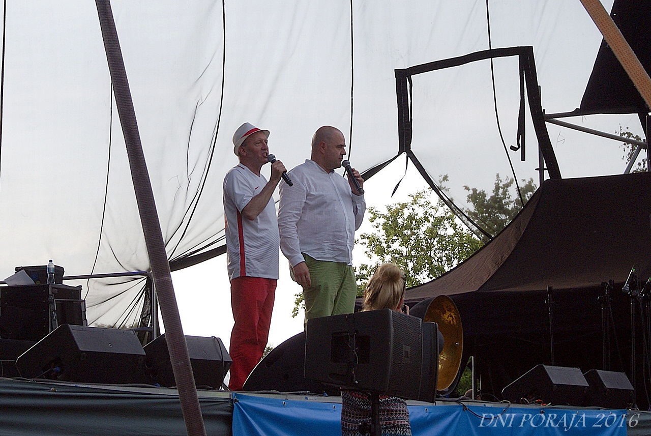 Artur Barci¶ i Cezary Żak
