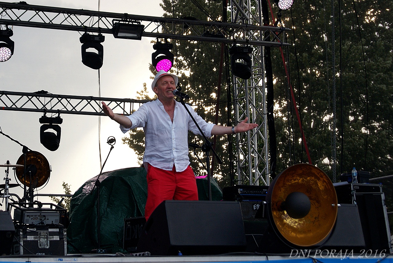 Artur Barci¶